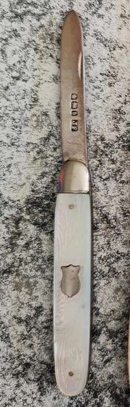 Sterling silver pocket knife Sheffield 1900 with mother of pearl grips