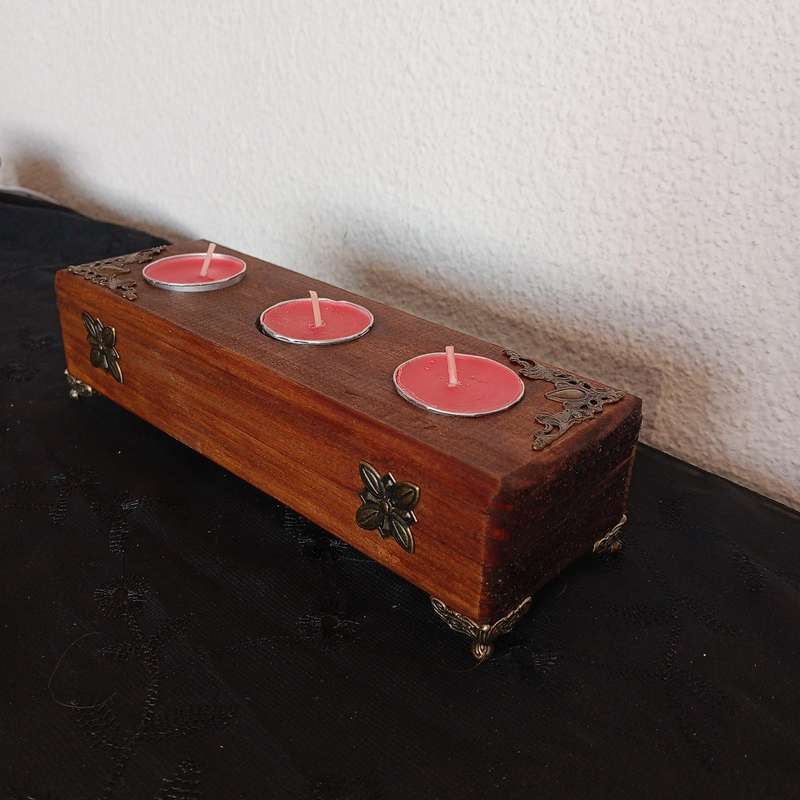 Candle holder