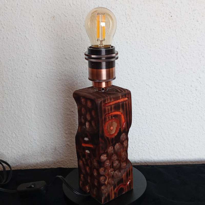 Desk lamp