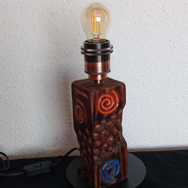 Desk lamp