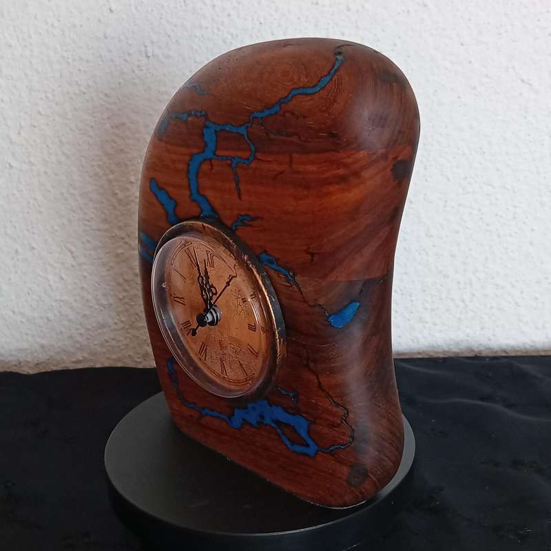 Desk clock