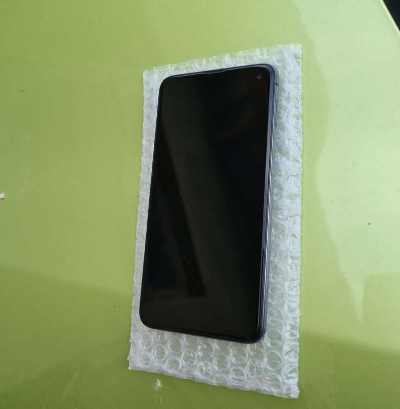 Samsung Galaxy S10e 128GB Pre-owned