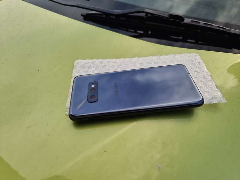 Samsung Galaxy S10e 128GB Pre-owned