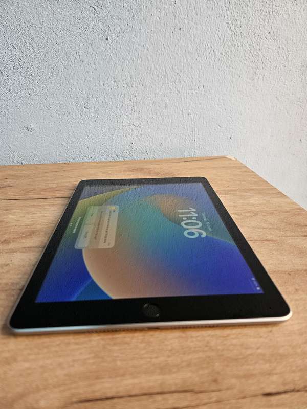 Apple iPad 6 (A1954) 128GB Wifi & Cellular Pre owned