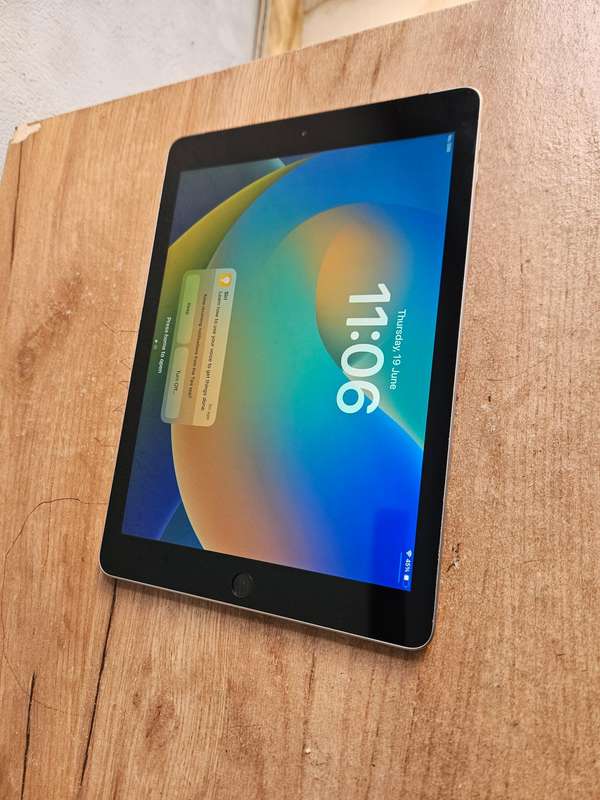 Apple iPad 6 (A1954) 128GB Wifi & Cellular Pre owned