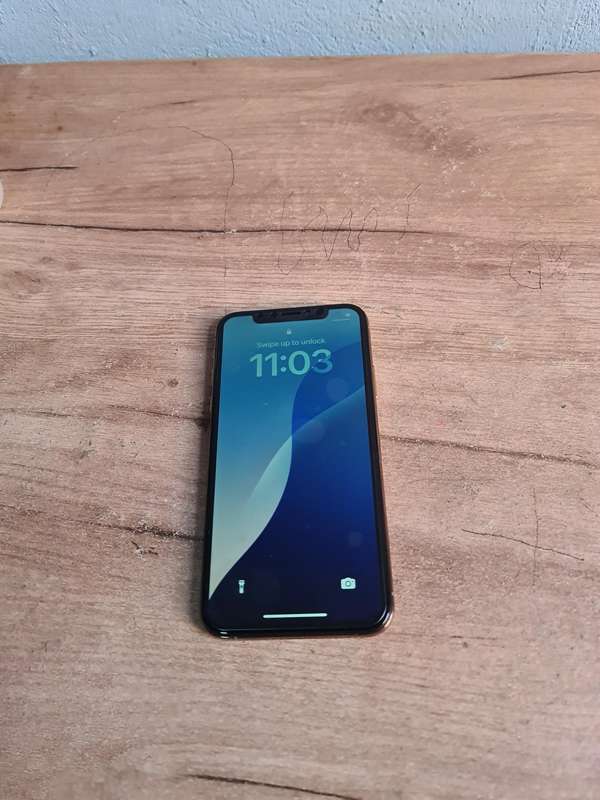 Apple iPhone XS 64GB Pre owned