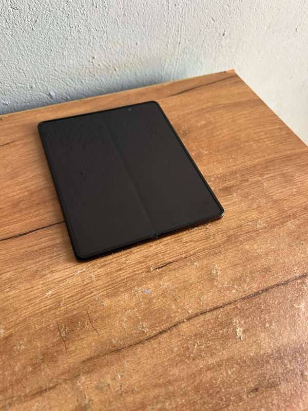 Samsung Galaxy Z Fold 3 5G 256GB Pre owned