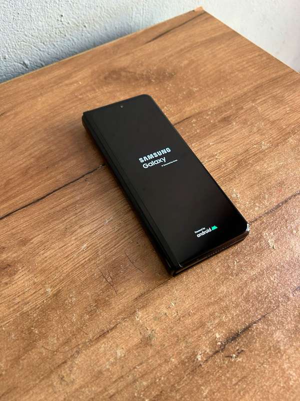 Samsung Galaxy Z Fold 3 5G 256GB Pre owned