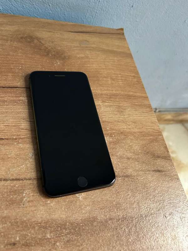 Apple iPhone 8 plus 64GB