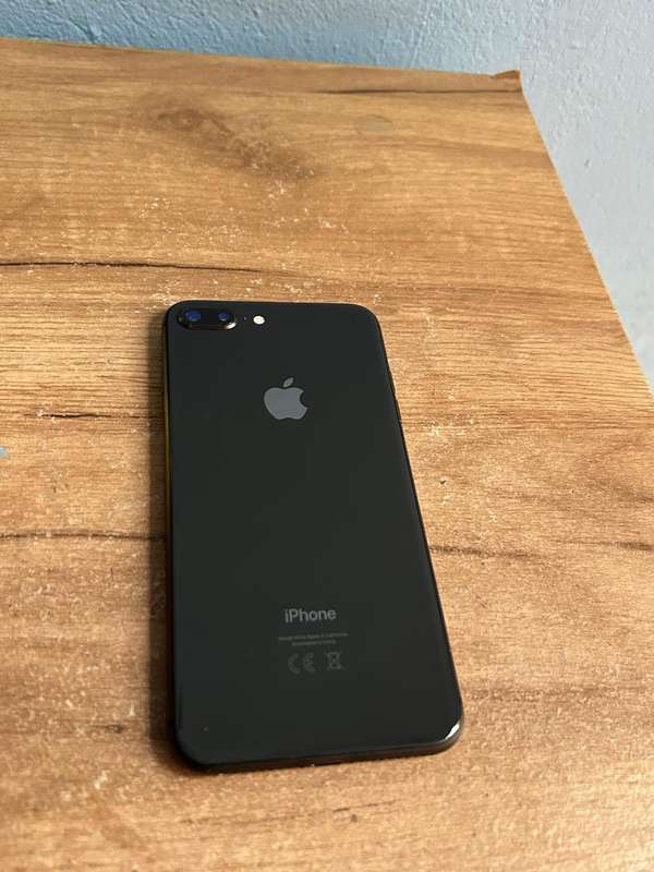 Apple iPhone 8 plus 64GB