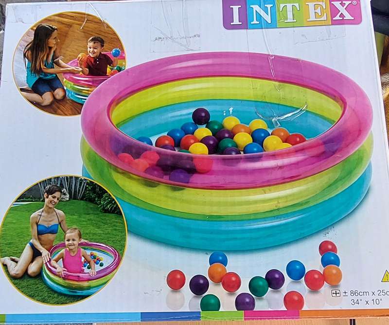 intex 2 in 1 pool or ball pit for kids including balls