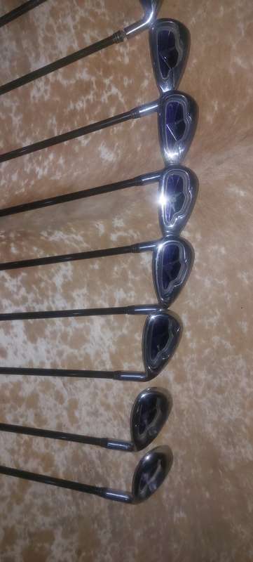 FEARLESS TOUR IV GOLF CLUBS WITH NEOPRENE INDIVIDUAL COVERS NO. 4 CLUB HEAD BROKE SEE PICS