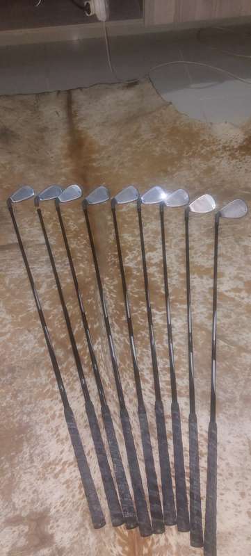FEARLESS TOUR IV GOLF CLUBS WITH NEOPRENE INDIVIDUAL COVERS NO. 4 CLUB HEAD BROKE SEE PICS