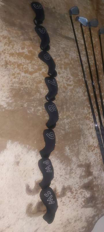 FEARLESS TOUR IV GOLF CLUBS WITH NEOPRENE INDIVIDUAL COVERS NO. 4 CLUB HEAD BROKE SEE PICS