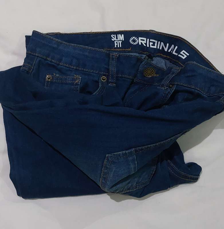 MENS SIZE 32 JEANS