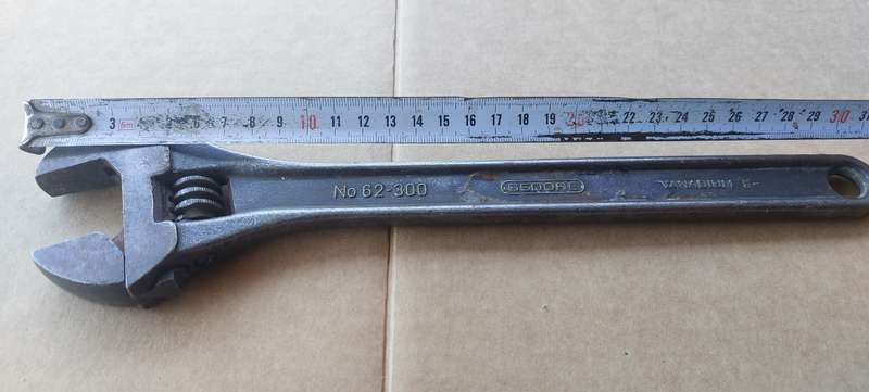 31 CM LARGE GEDORE SHIFTING SPANNER