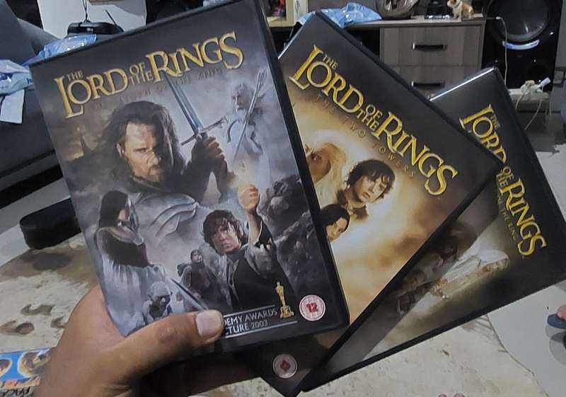 LORD OF THE RINGS BOX SET 6 DISC LIKE NEW