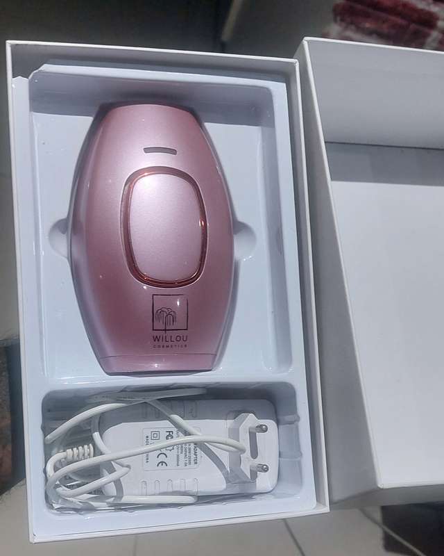 WILLOW INTENSE PULSED LIGHT HAIR REMOVAL DEVICE LIKE NEW