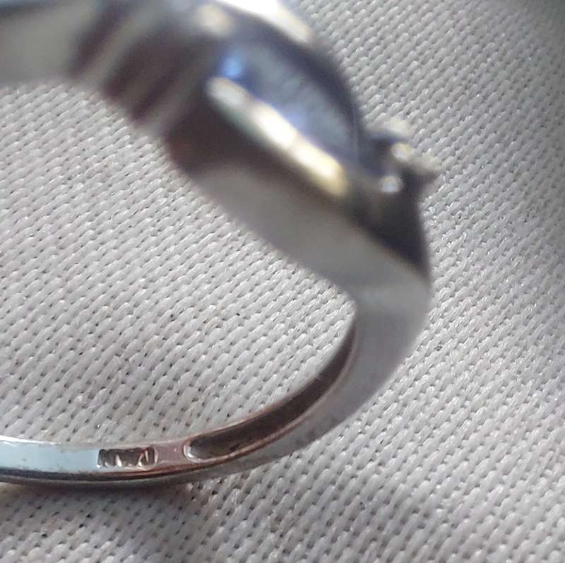 9CT 375 STAMPED WHITE GOLD TANZANITE WITH 2 DIAMONDS RING