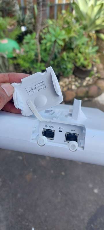 UBIQUITI UNIFI MESH PRO ACCESS POINT READ DISCRIPTION