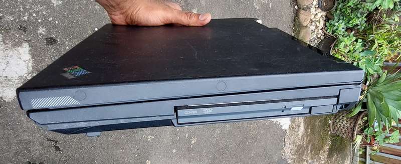 VINTAGE IBM LAPTOP COMPUTER SOLD AS SCRAP