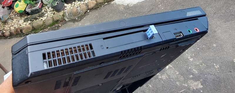 VINTAGE IBM LAPTOP COMPUTER SOLD AS SCRAP