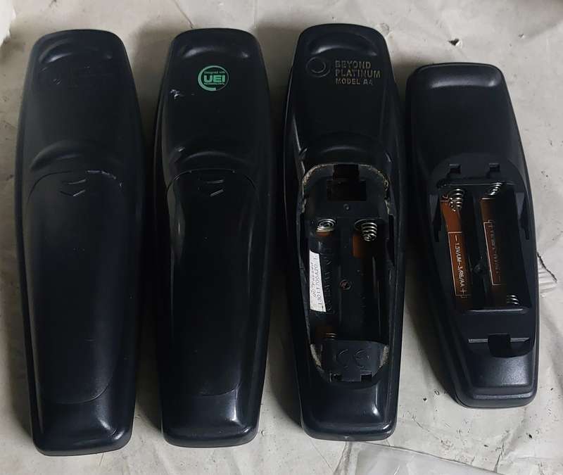 TESTED DSTV REMOTES X4 ALL WORKS BID FOR THE LOT 2 HAS BATTERY COVER AND 2 DOES NOT