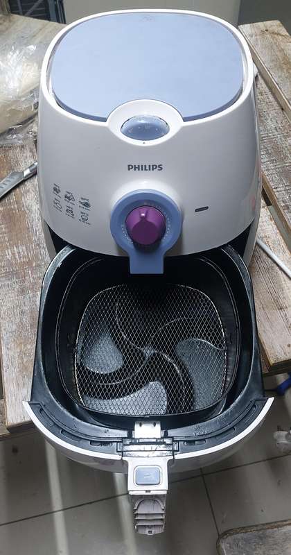 PHILLIPS VIVO AIRFRYER READ DISCRIPTION