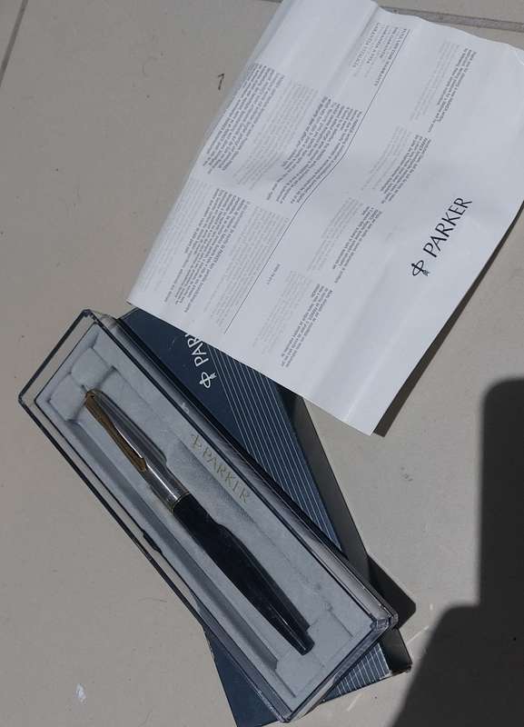 VINTAGE BOXED NEVER USED INJECTION PARKER FOUNTAIN PEN MADE IN THE U.K