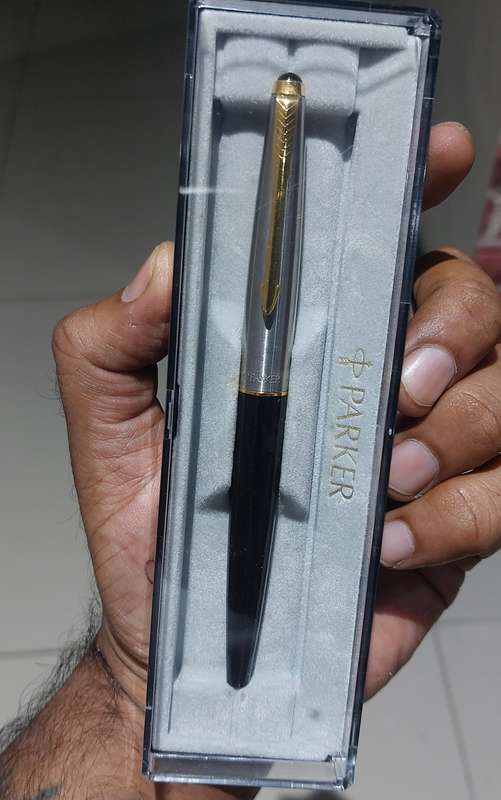 VINTAGE BOXED NEVER USED INJECTION PARKER FOUNTAIN PEN MADE IN THE U.K