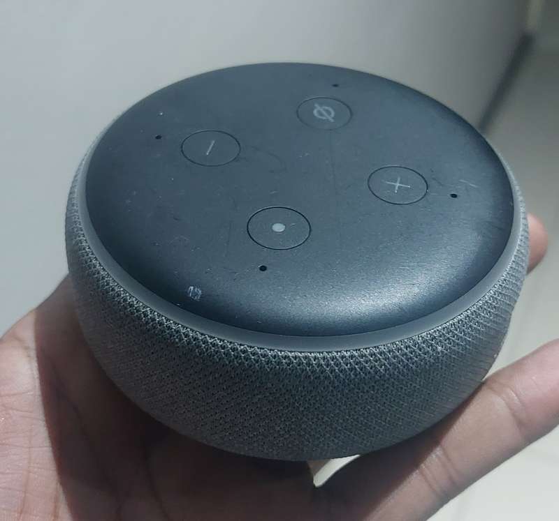 AMAZON ECHO DOT 3RD GEN  SELLING AS NOT WORKING AS THERE IS NO CHARGER