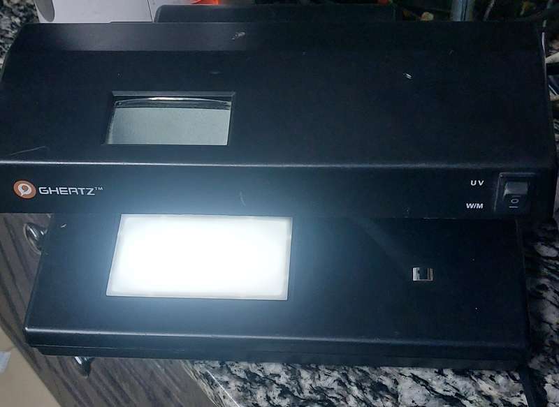LIKE NEW GHERTZ MONEY DETECTOR WITH MAGNIFY  GLASS WORKS 200%