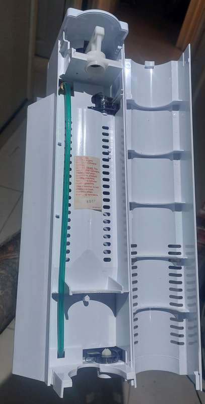 SODA STREAM MACHINE INCLUDE BOTTLE READ DISCRIPTION