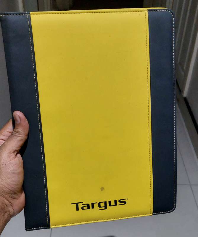 TARGUS NEOPRENE FOLDER