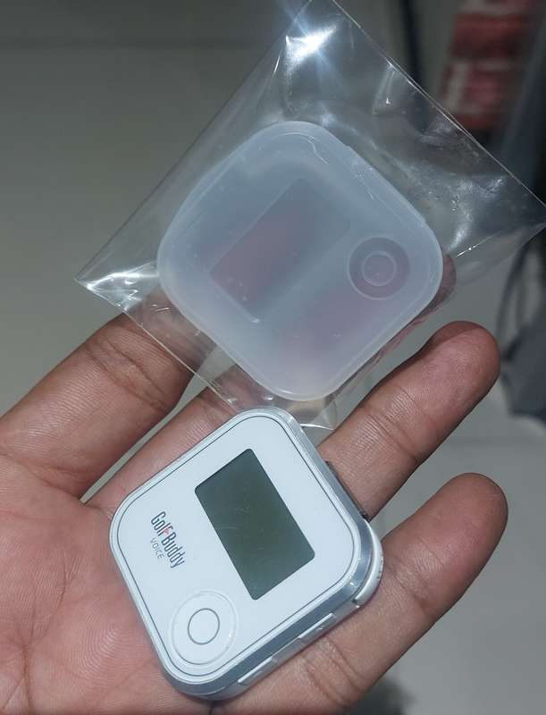 GOLF BUDDY VOICE  GPS RANGEFINDER BOXED  WITH ALL ASESSORIES WORKS PERFECTLY