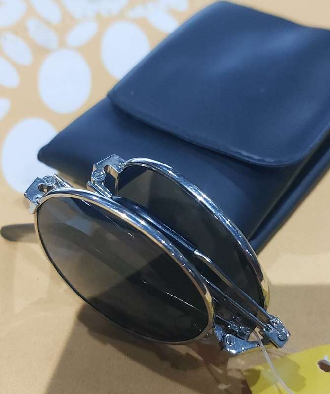 UNISEX FOLD UP  SUN GLASSES WITH CASE