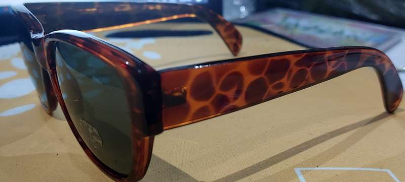 AWESOME SUN GLASSES