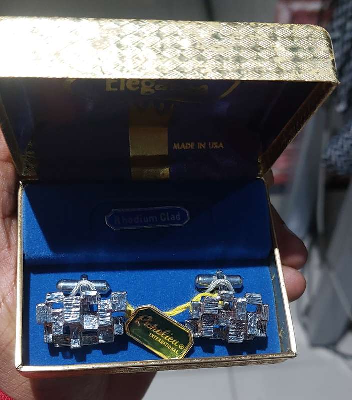 VINTAGE CUFFLINKS