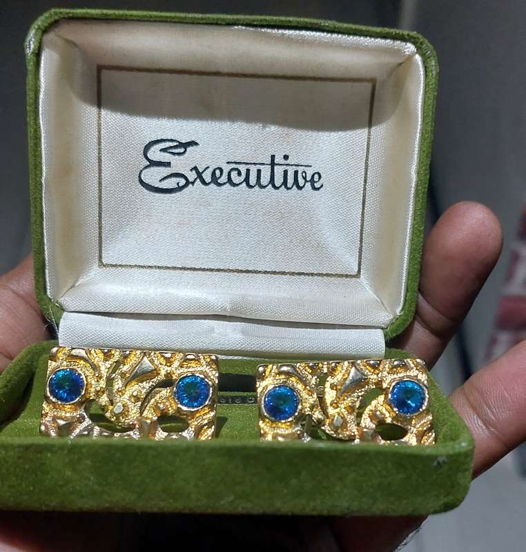 VINTAGE CUFFLINKS