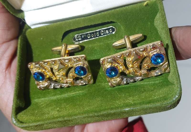 VINTAGE CUFFLINKS