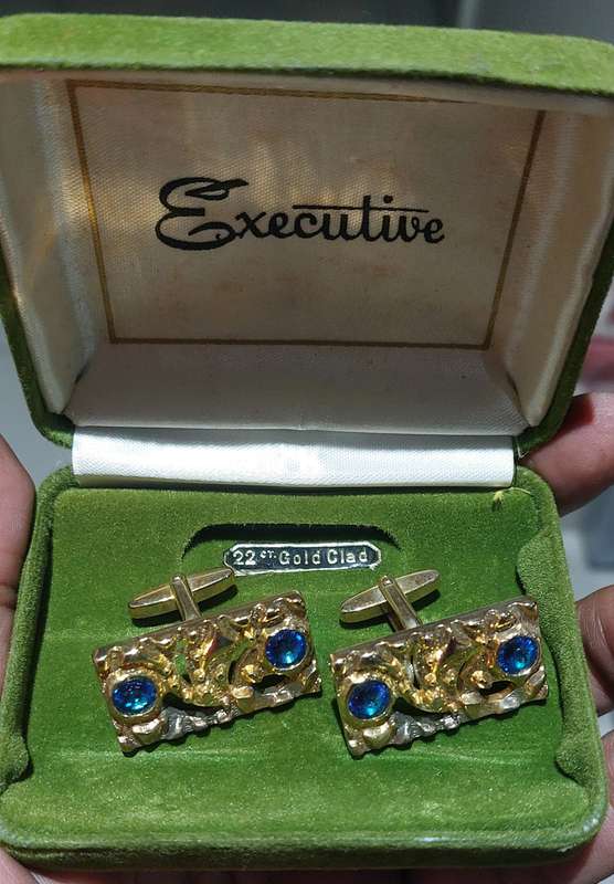 VINTAGE CUFFLINKS