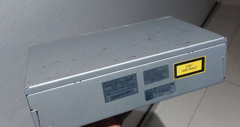 vintage kenwood cd shuttle only on cables sold as not working