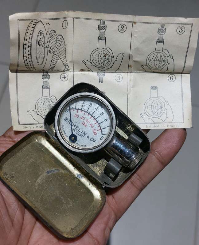 super rare 1918  vintage michelin tyre pressure gauge in case and instructions