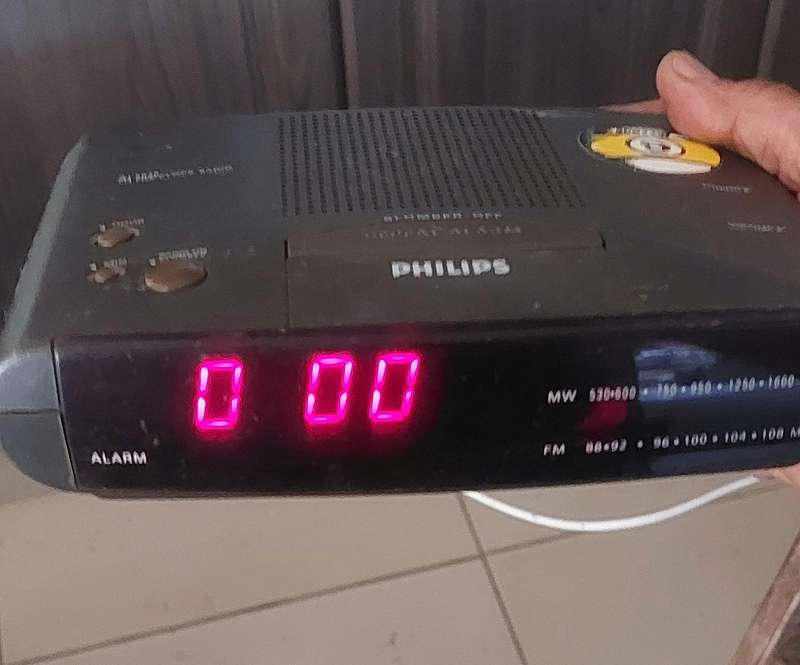 vintage Philips FM radio works plug was changed