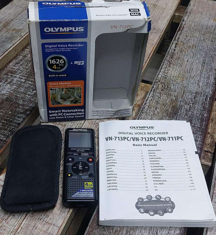 olympus vn-713pc digital voice recorder boxed incl pouch battery included.