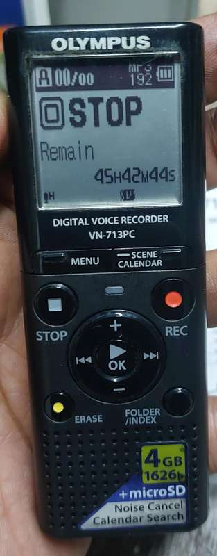 olympus vn-713pc digital voice recorder boxed incl pouch battery included.
