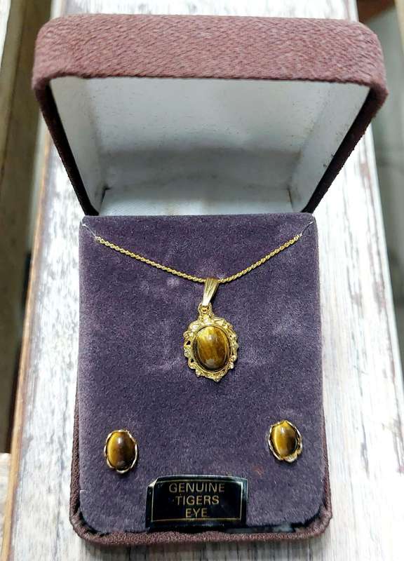 vintage tiger eye neck chain and earings