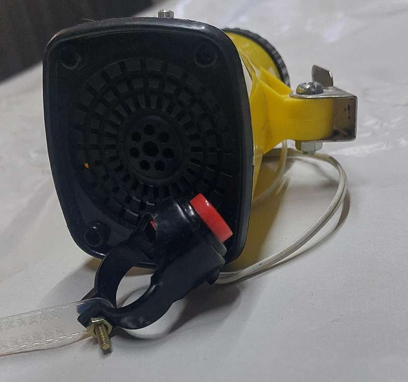 vintage made in taiwan bicycle siren never used works 200% very loud