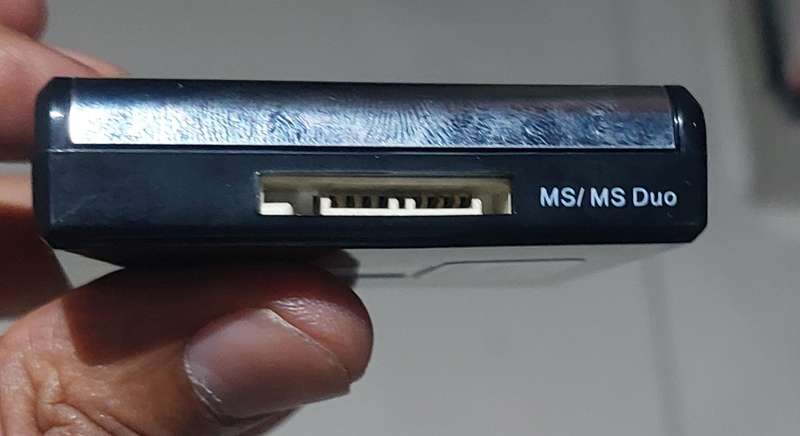super fast multiple memory card reader