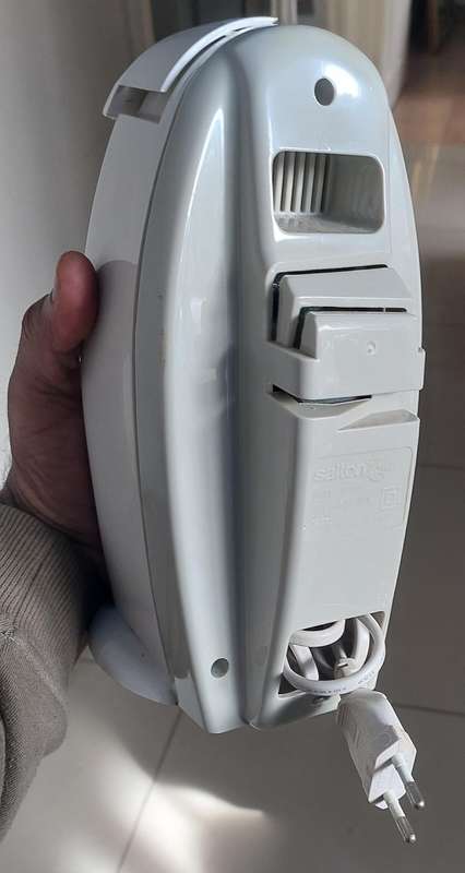 Electric can opener